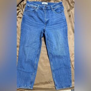 Abercrombie & Fitch The Mom's Jeans